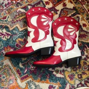 Cute cowgirl boots! only wore once great condition Got off a online thrift store